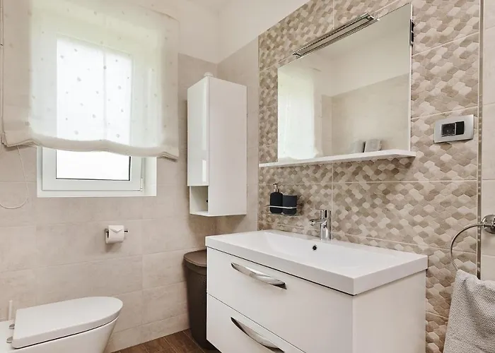 Celtis By 4*